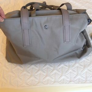 Lulu lemon duffel bag
